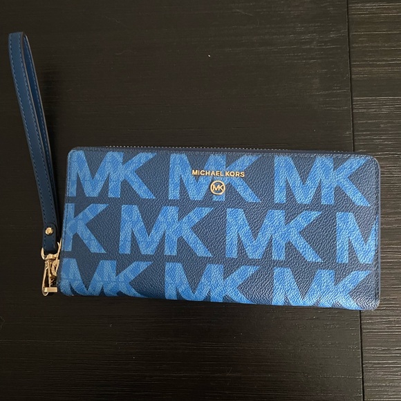 Michael Kors MK Jet Set Charm Large Continental Zip Wristlet Wallet Blue NWOT - Picture 3 of 6